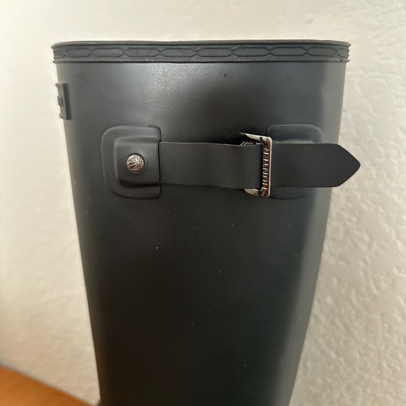 HUNTER Refined Tall Matte Gloss Rain Boots Black Size 7 - Picture 5 of 12